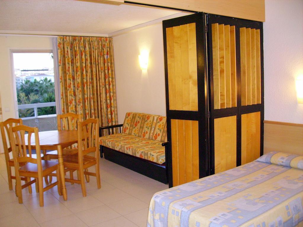 Rentalmar Alboran Apartments Salou Extérieur photo